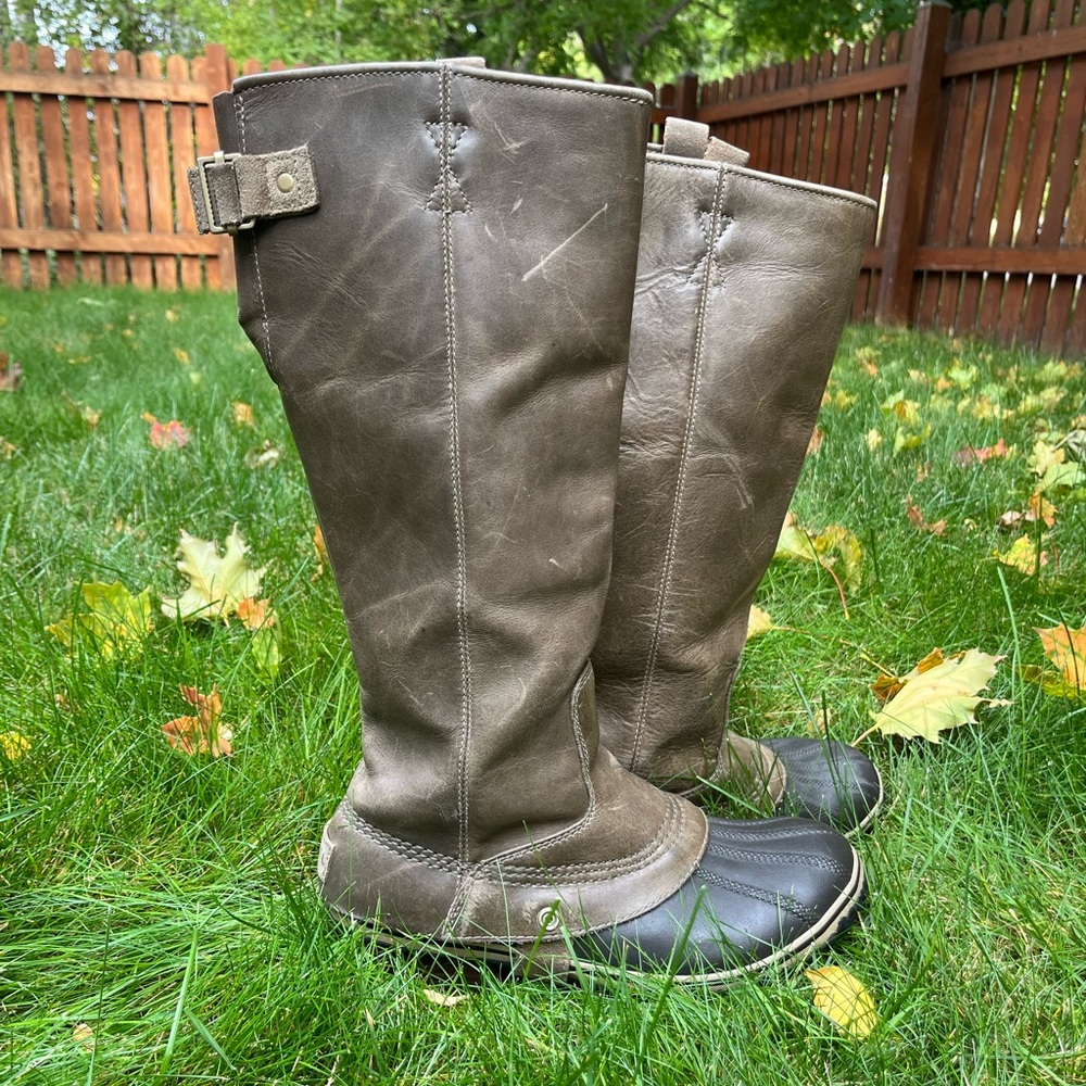 Sorel Women’s Slimpack Tall Boots - size 9.5